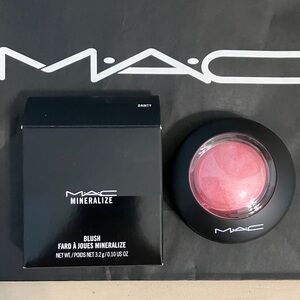 MAC Cosmetics Mineralize Blush in Vibrant Pink-DAINTY-NEW
